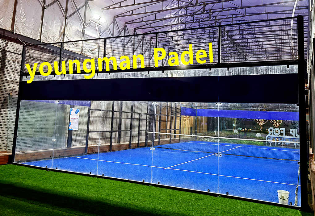 ¿Cuánto cuesta construir una canchas de pádel con techo ?